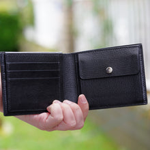 Load image into Gallery viewer, Stingray Wallet - Black (Horizontal)
