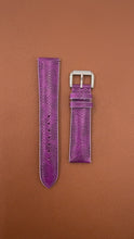 在图库查看器中加载和播放视频，Karung Snake Skin Watch Strap - Purple
