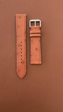 在图库查看器中加载和播放视频，Ostrich Leather Watch Strap - Brown
